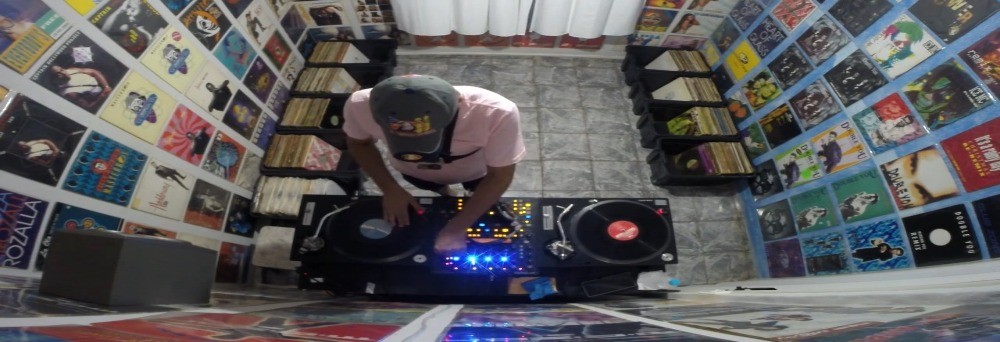 Studio DISCO DANCE MUSIC TV e Radio  Mixagens ao vivo No Vinil DJs Clique No LINK da Foto